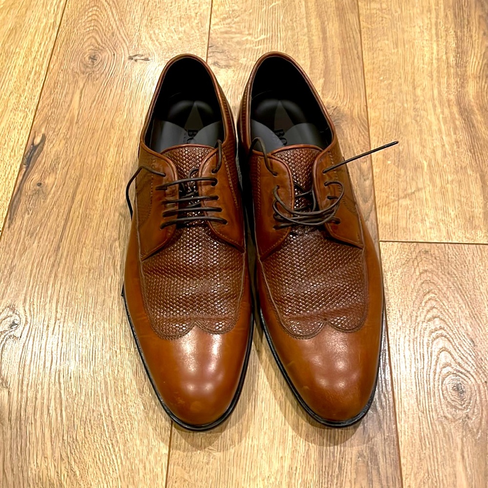 Hugo Boss Wingtip Oxford Mens Size 7.5 Brown Leather Dress Shoe Made in Italy